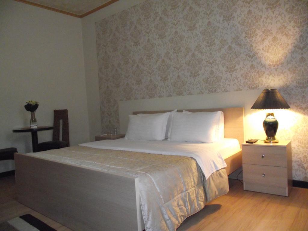 Hotel Eagle 地拉那 外观 照片