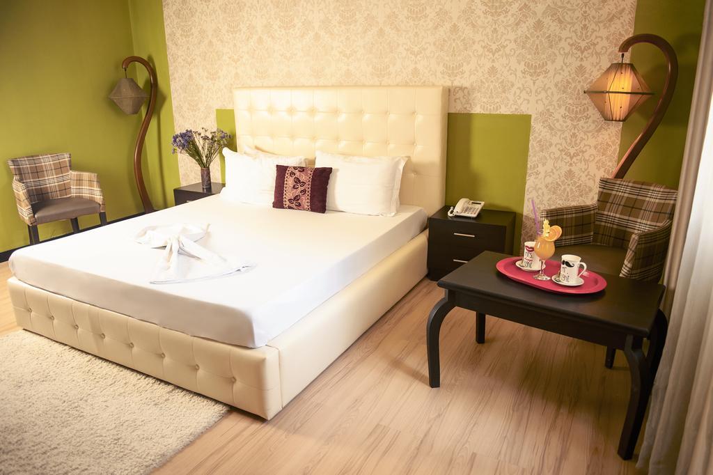 Hotel Eagle 地拉那 外观 照片