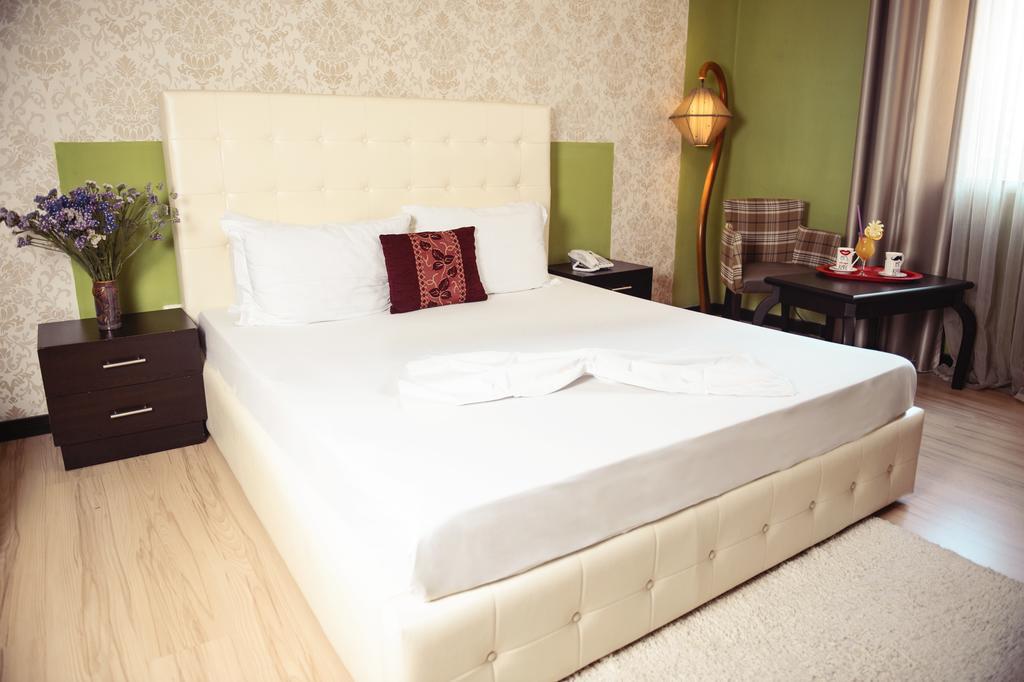 Hotel Eagle 地拉那 外观 照片