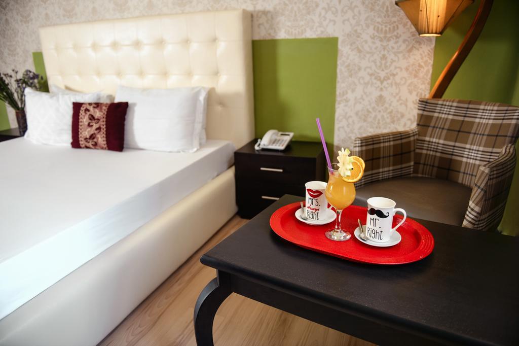 Hotel Eagle 地拉那 外观 照片