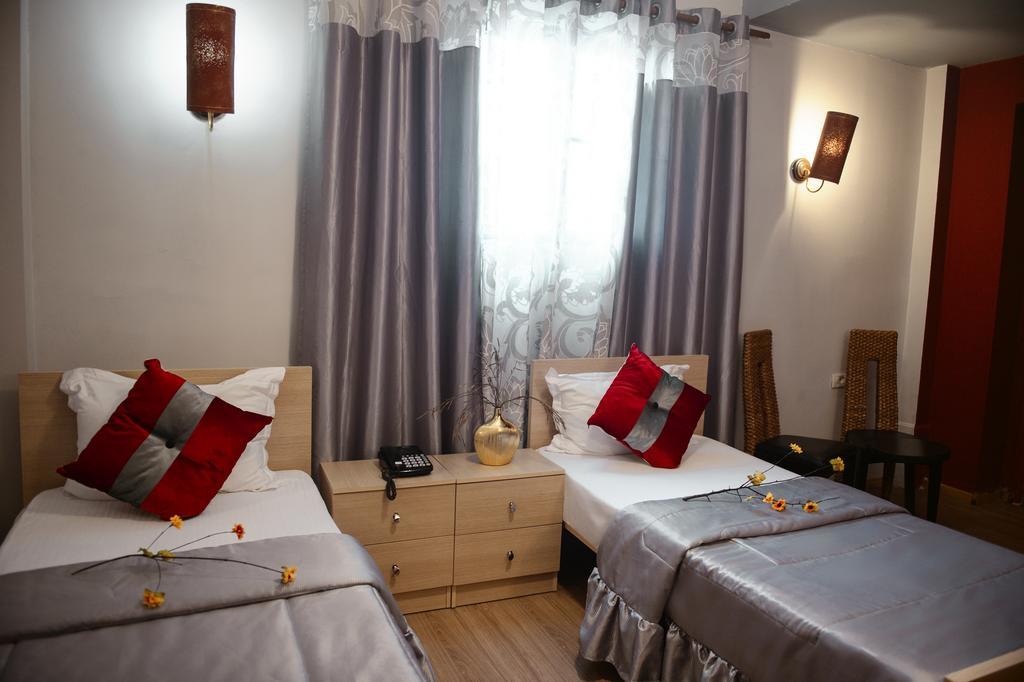 Hotel Eagle 地拉那 外观 照片