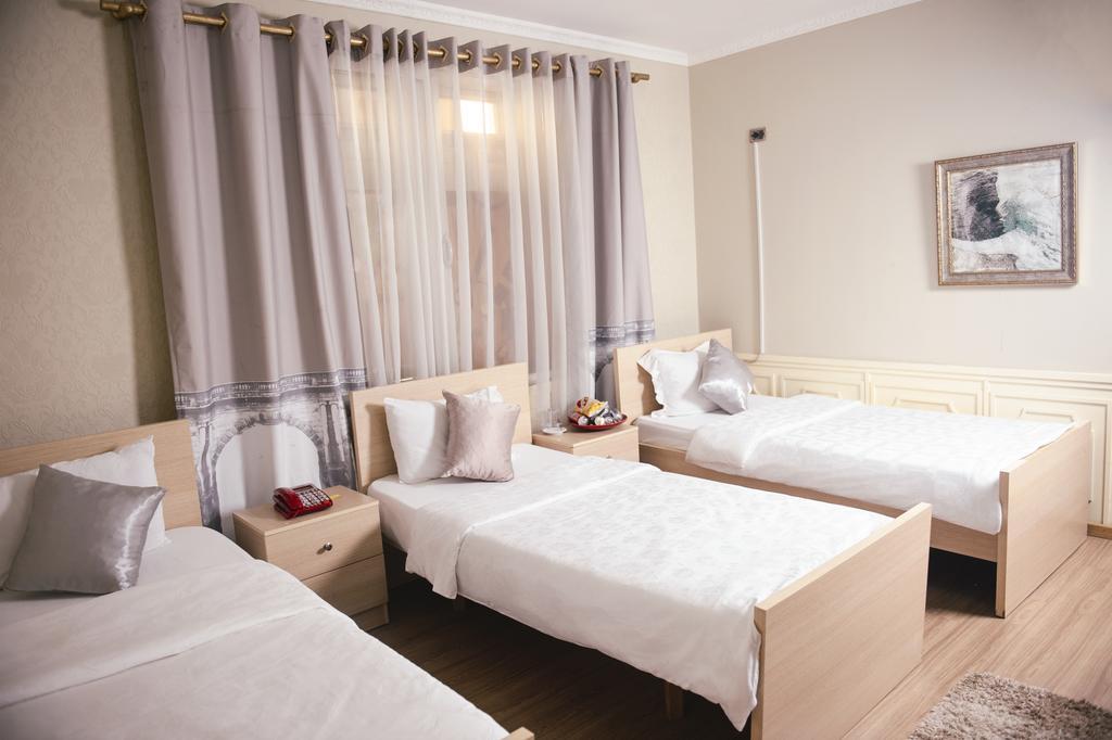 Hotel Eagle 地拉那 外观 照片