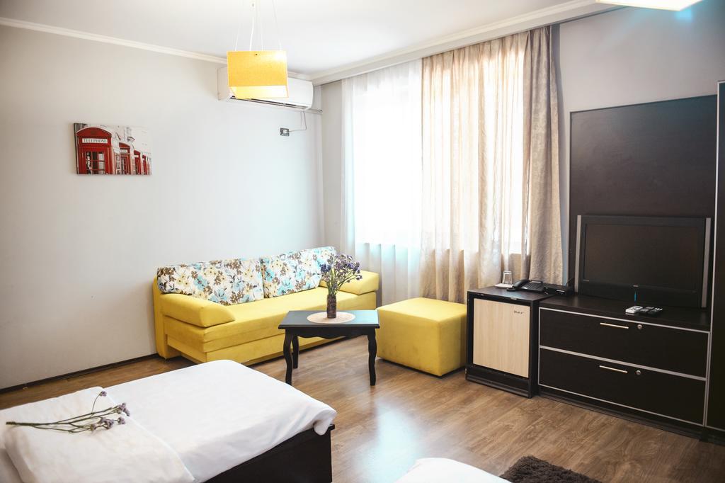 Hotel Eagle 地拉那 外观 照片