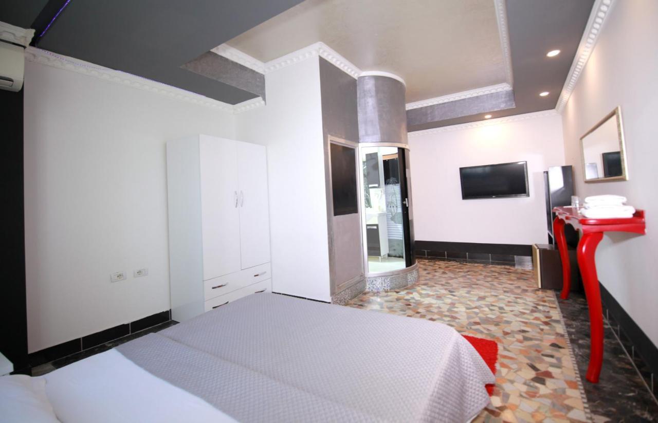 Hotel Eagle 地拉那 外观 照片