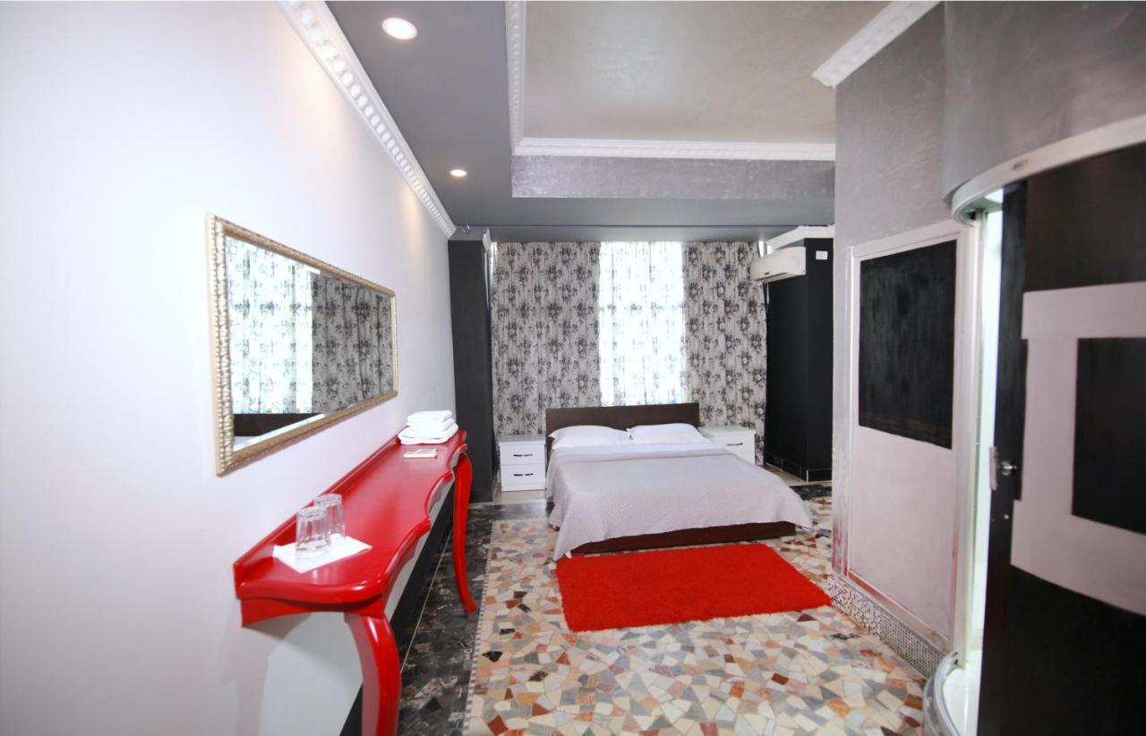Hotel Eagle 地拉那 外观 照片